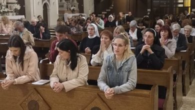 Photo of U crkvi Gospe Sinjske održano je Duhovsko bdjenje